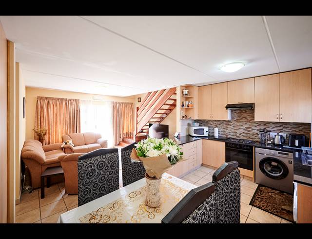 2 BEDROOM TOWNHOUSE FOR SALE IN NOORDWYK